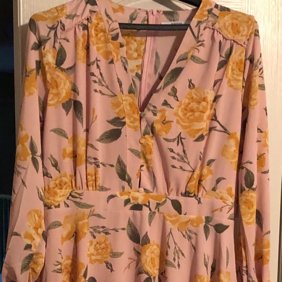 JustFab Dresses & Skirts - JustFab Floral Dress